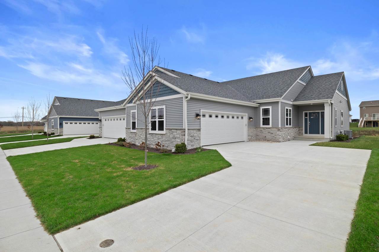 1596 Weston Ridge Rd - Photo 1
