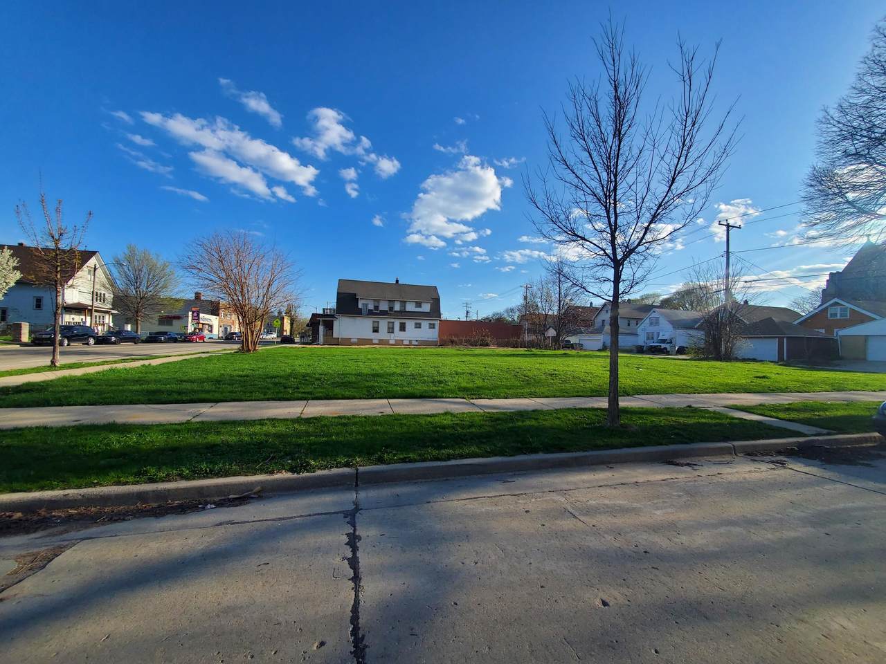 3885 Port Washington Ave - Photo 1