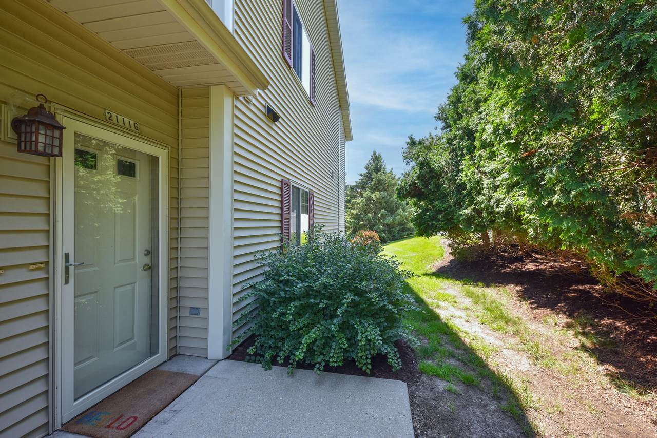2111 Pine Ridge Ct - Photo 1