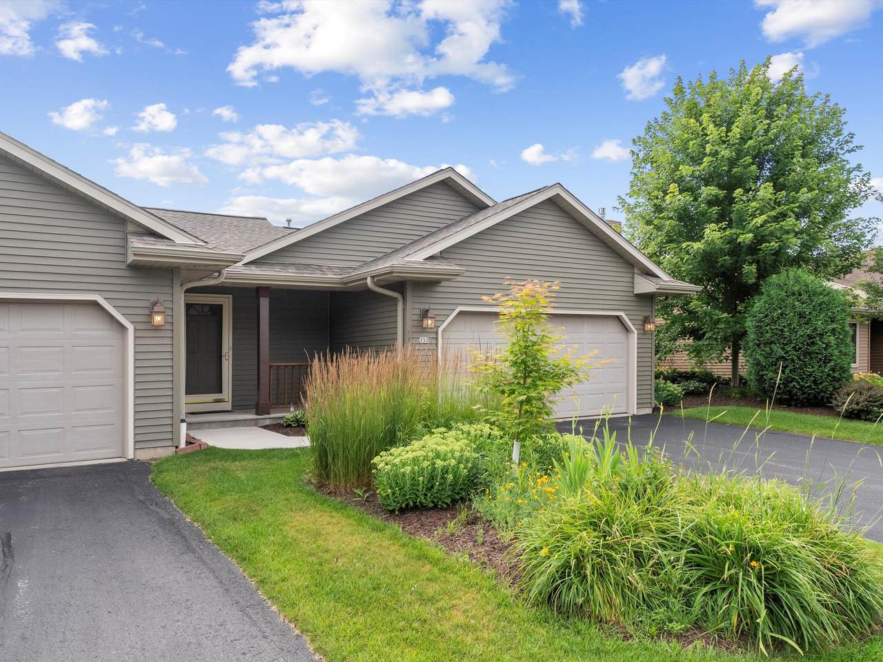 733 Cattail Ct - Photo 1