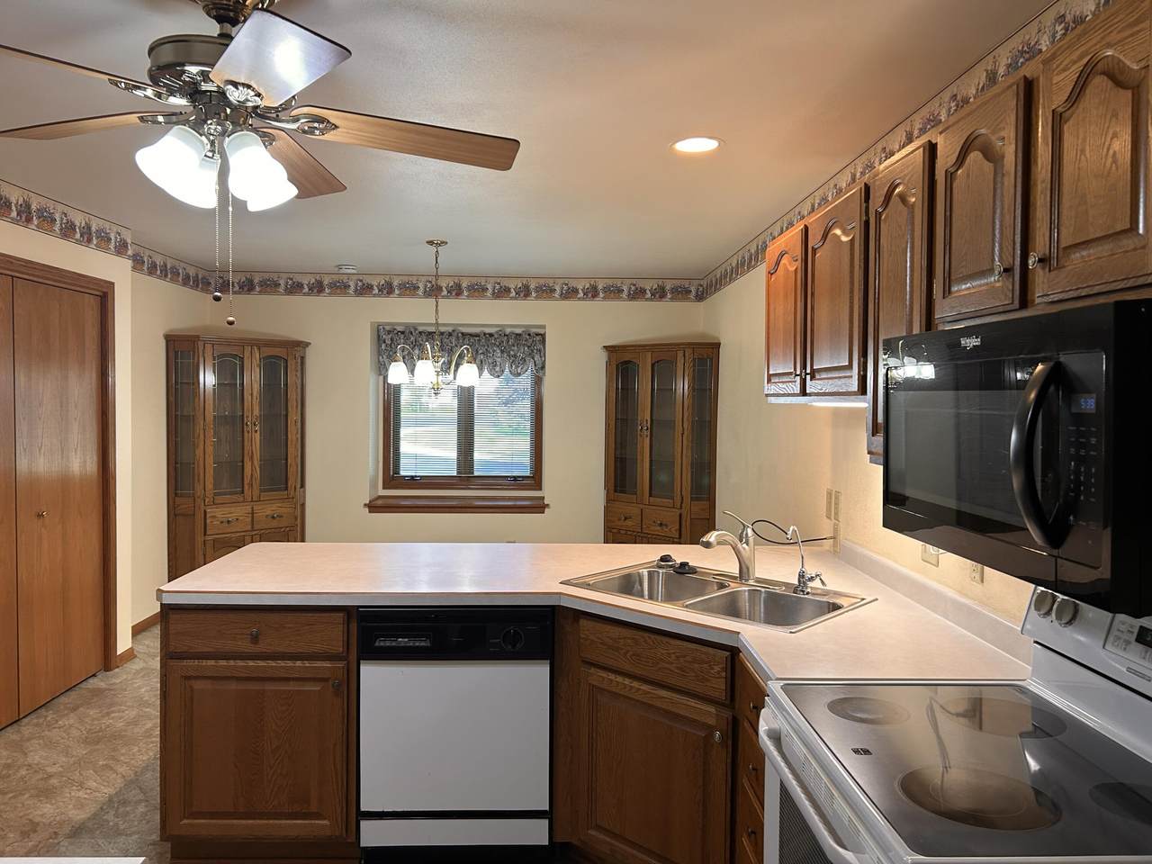 1424 Partridge Ct - Photo 1