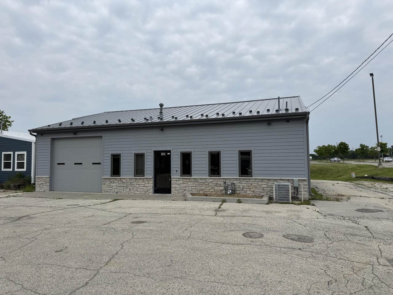 400 Sunset Dr - Photo 1