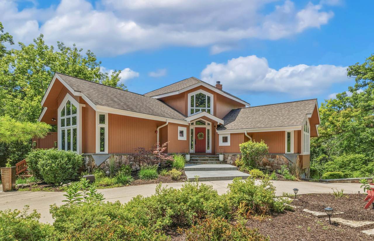 1460 Geneva Club Dr - Photo 1