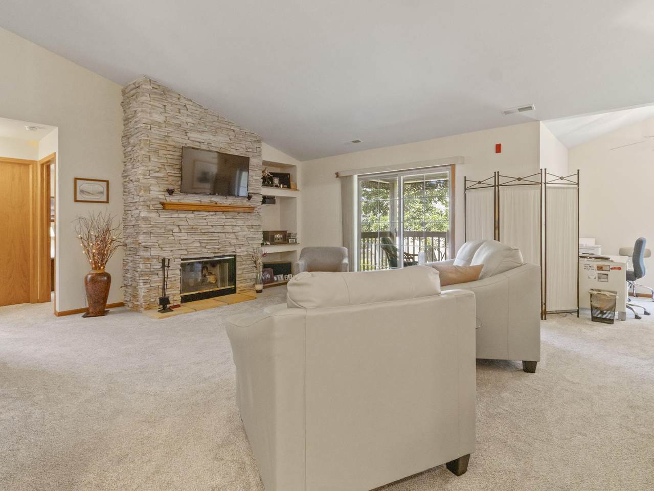 9302 Loomis Rd - Photo 1