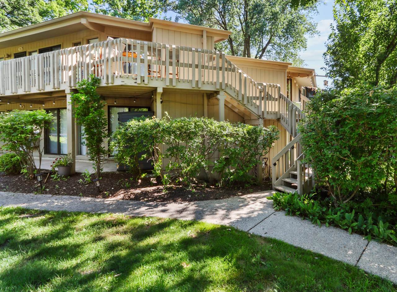 710 Country Club Dr - Photo 1