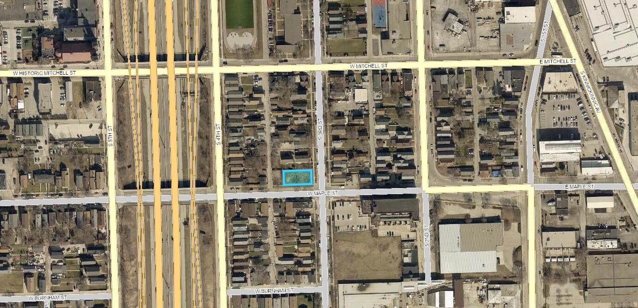 1747 3rd St - Photo 1