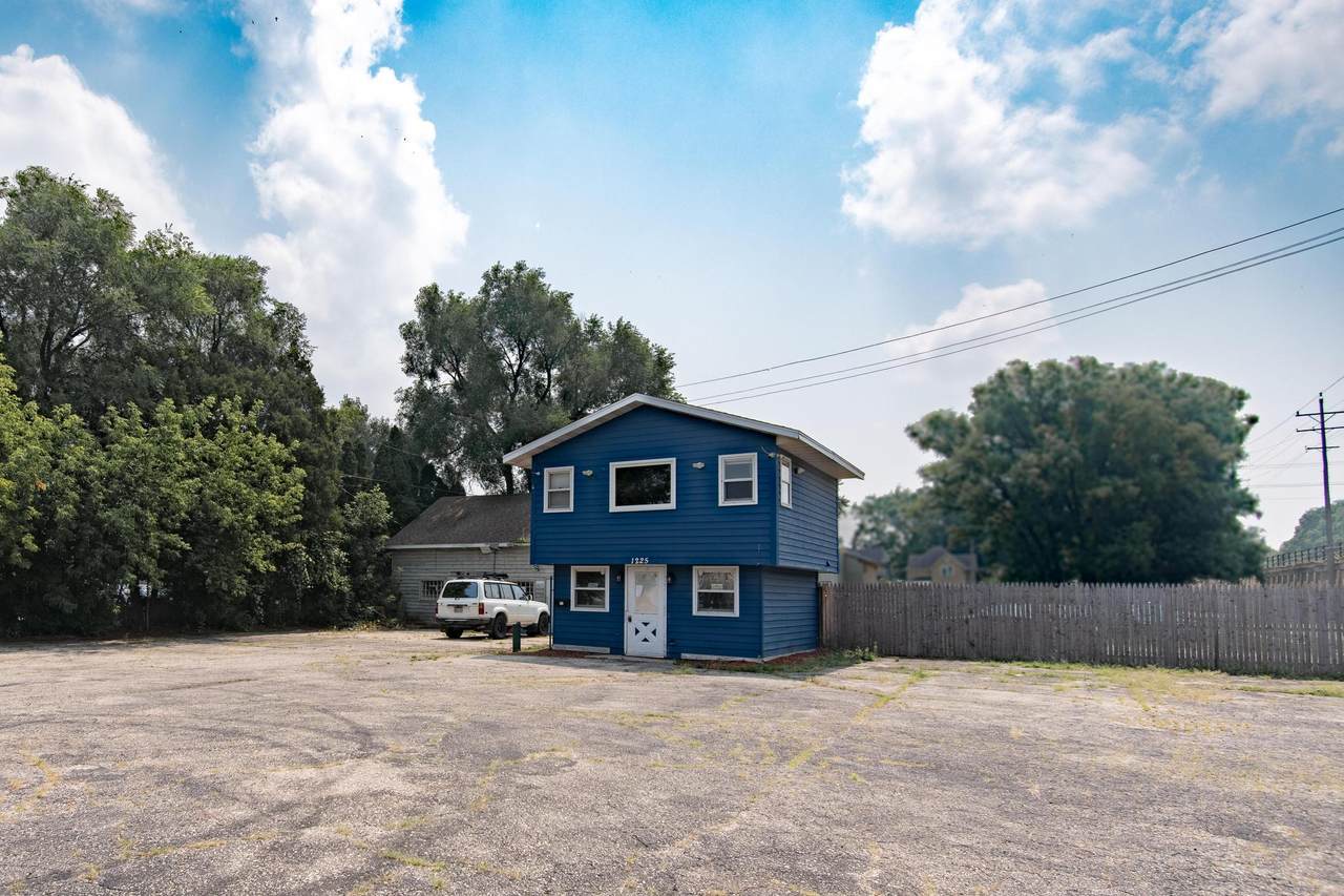 1225 60th St - Photo 1