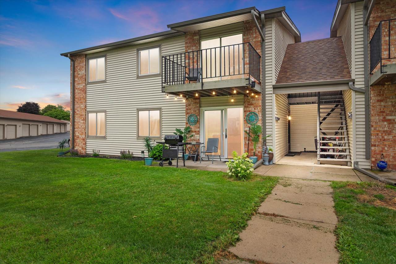 N115W17131 Armada Dr - Photo 1