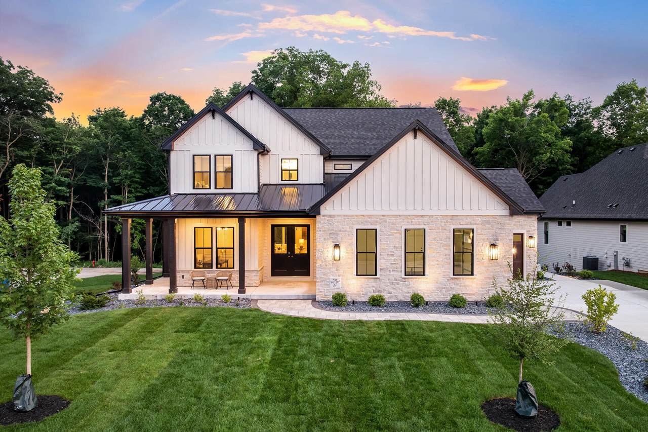 N66W21277 Sagebrush Dr - Photo 1