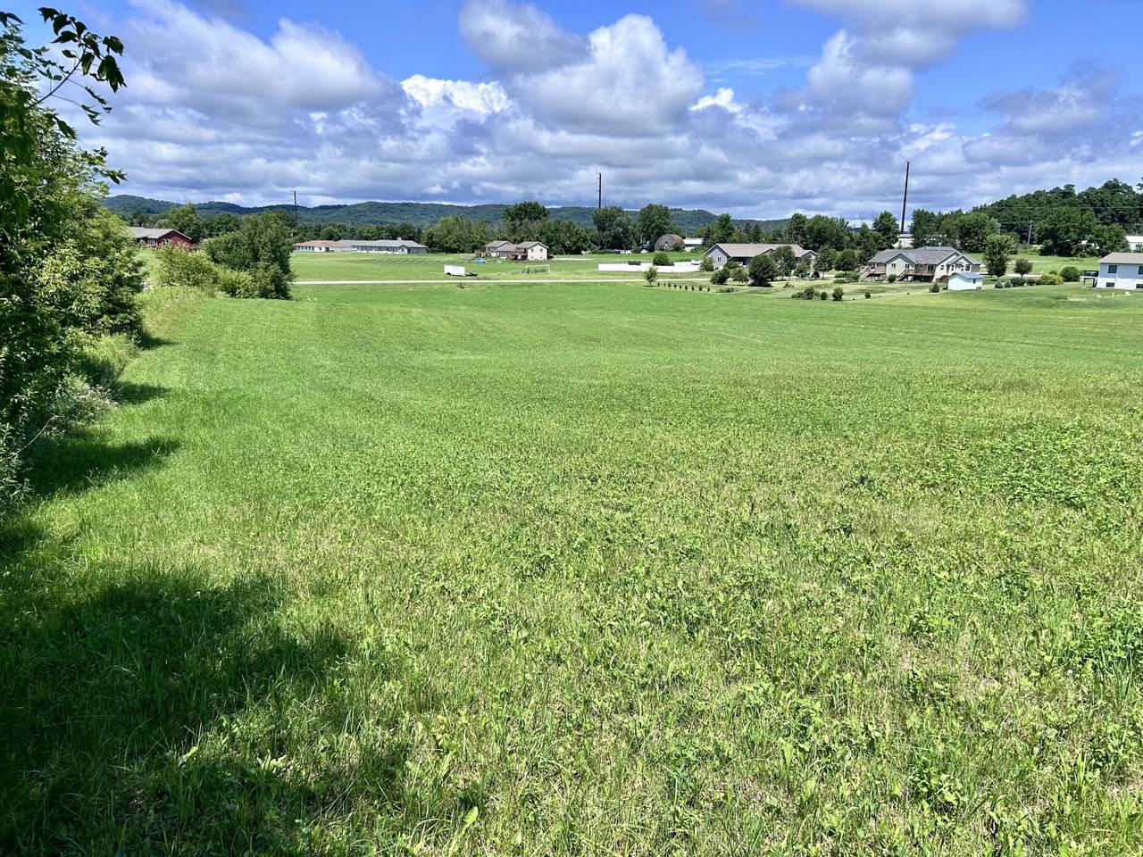 000 Bluestem Ln - Photo 1