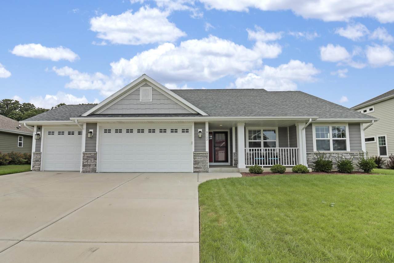 9122 Creekside Cir - Photo 1