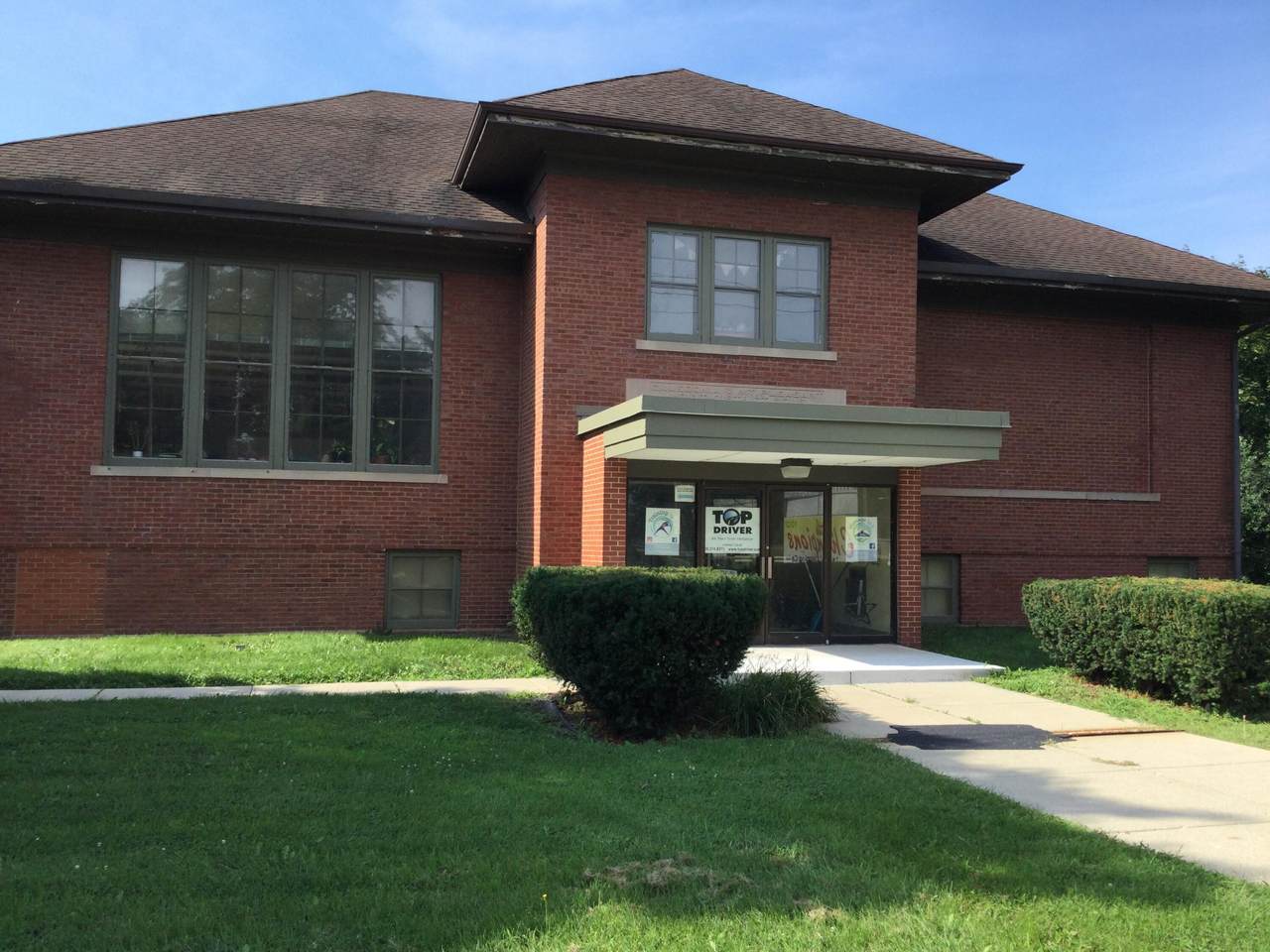 10127 Northwestern Ave - Photo 1