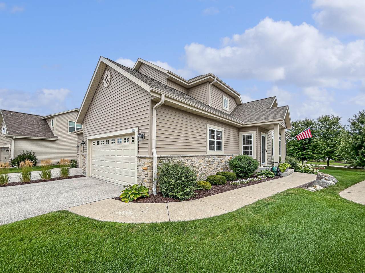 21665 Weather Edge Cir - Photo 1