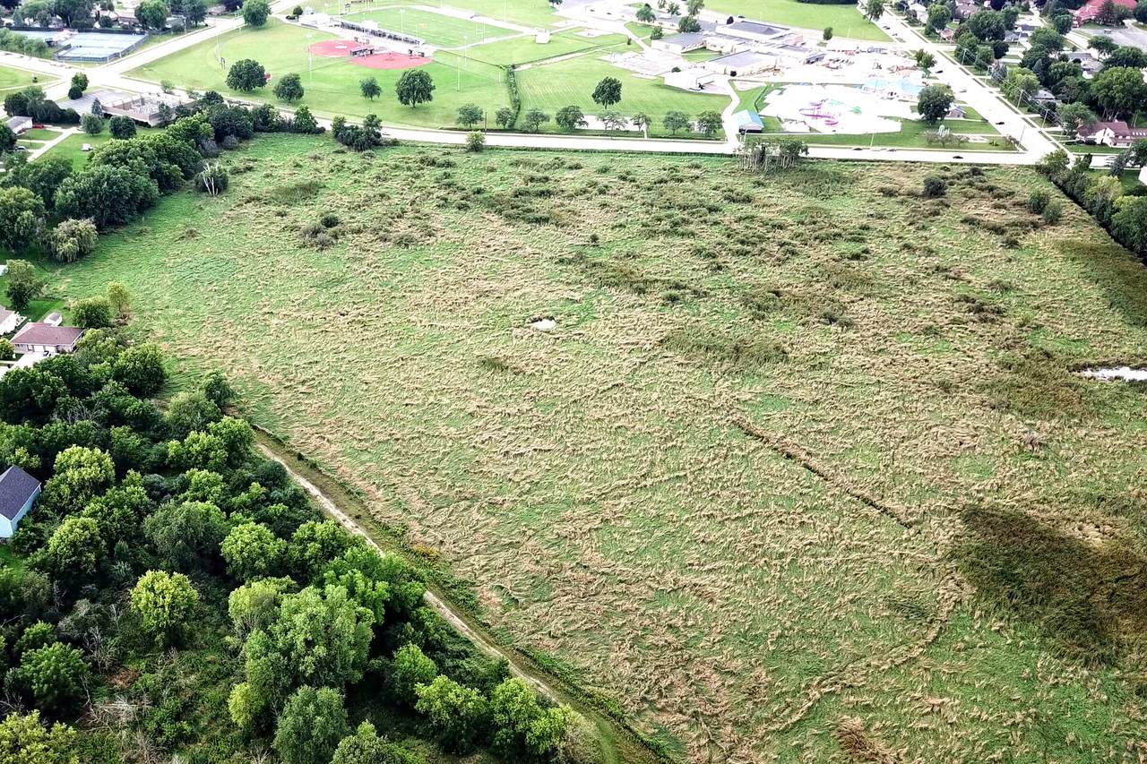 325 Sunset Dr - Photo 1