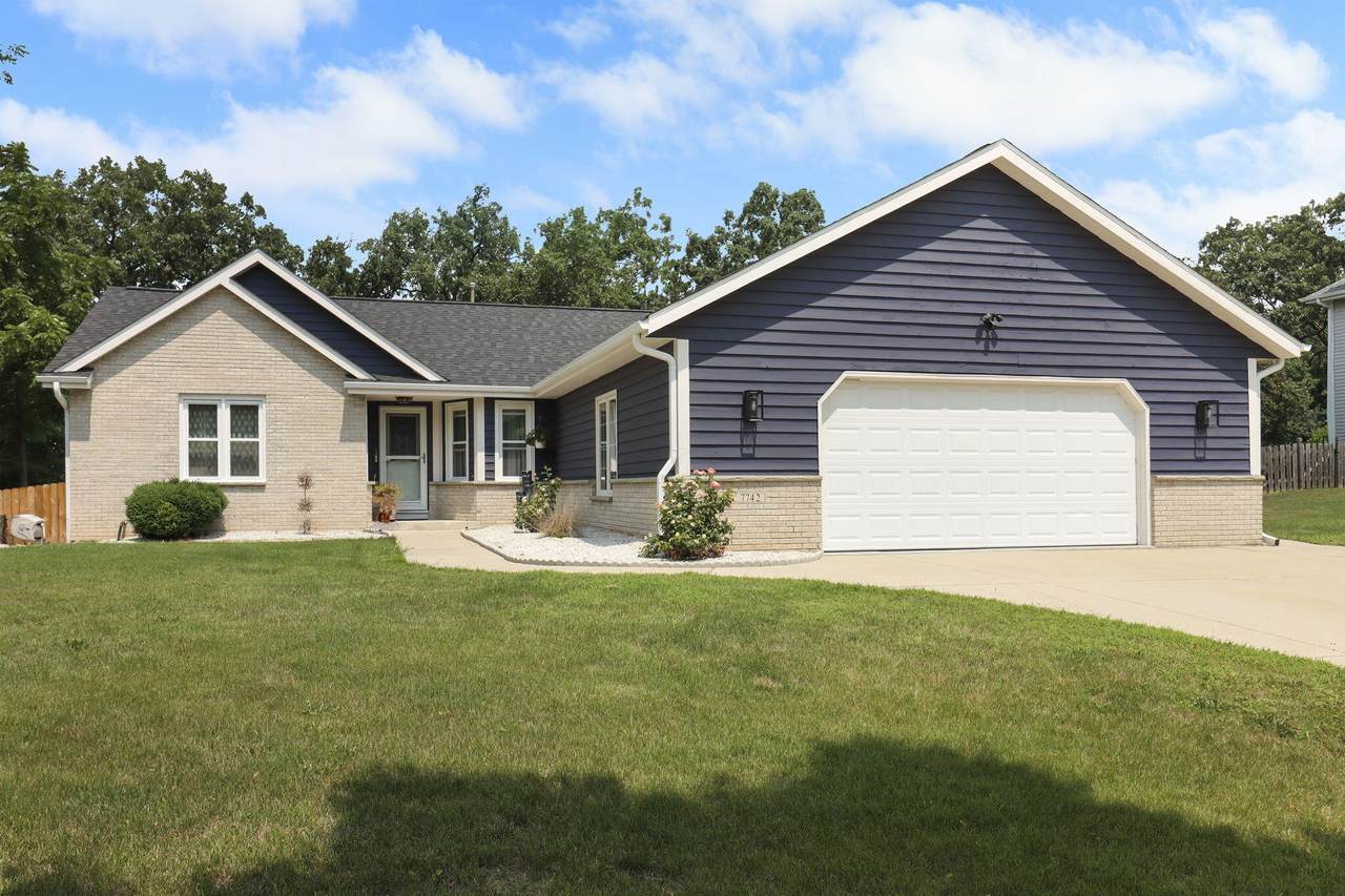 7742 Lake Pointe Dr - Photo 1
