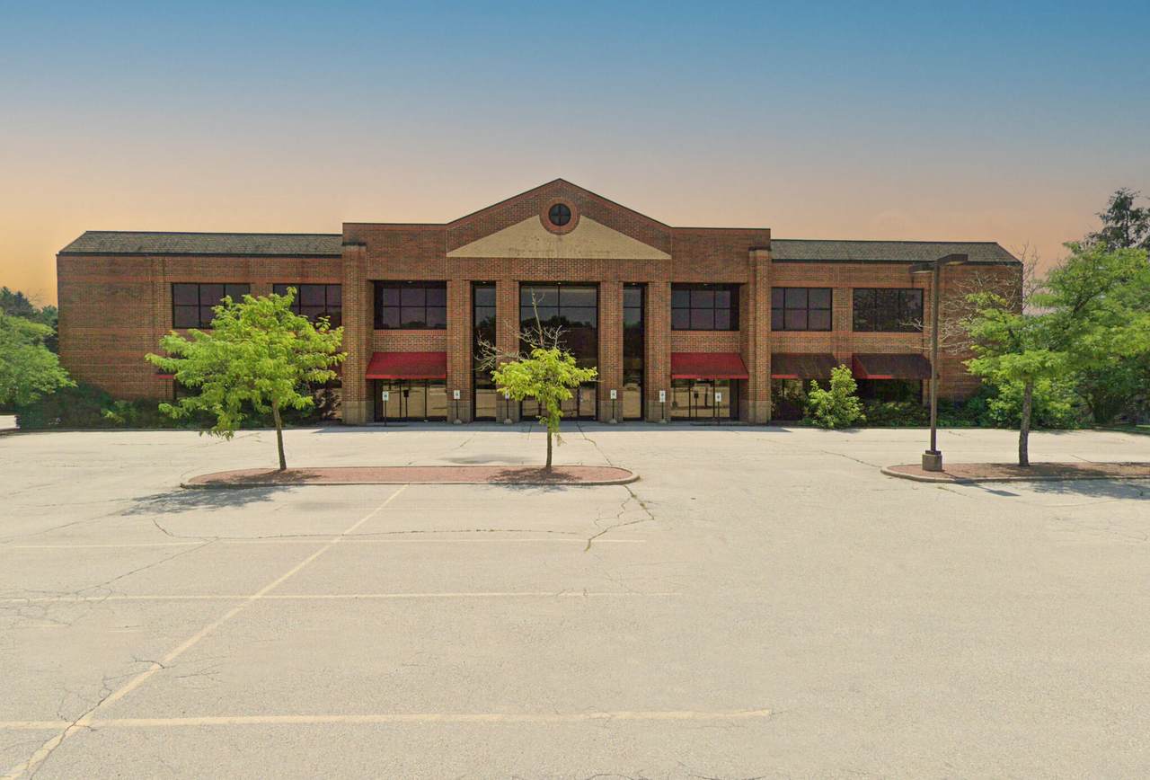 18615 Bluemound Rd - Photo 1