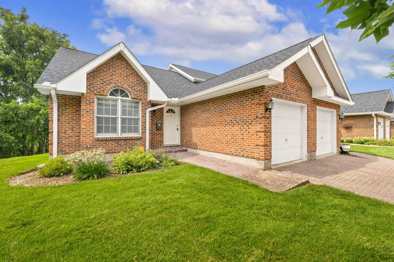 110 West St - Photo 1