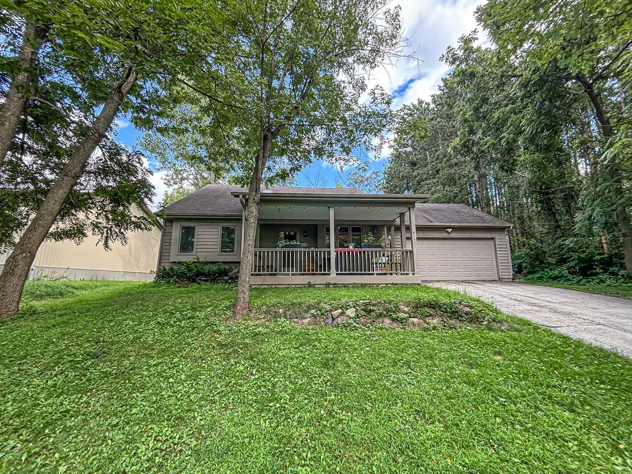 W1325 South Shore Dr - Photo 1
