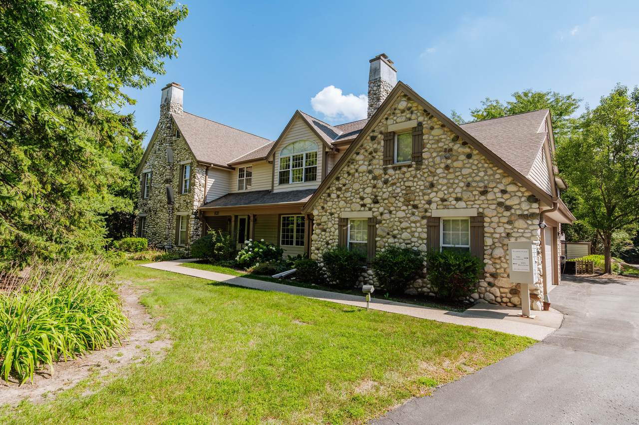 820 Pilgrim Pkwy - Photo 1