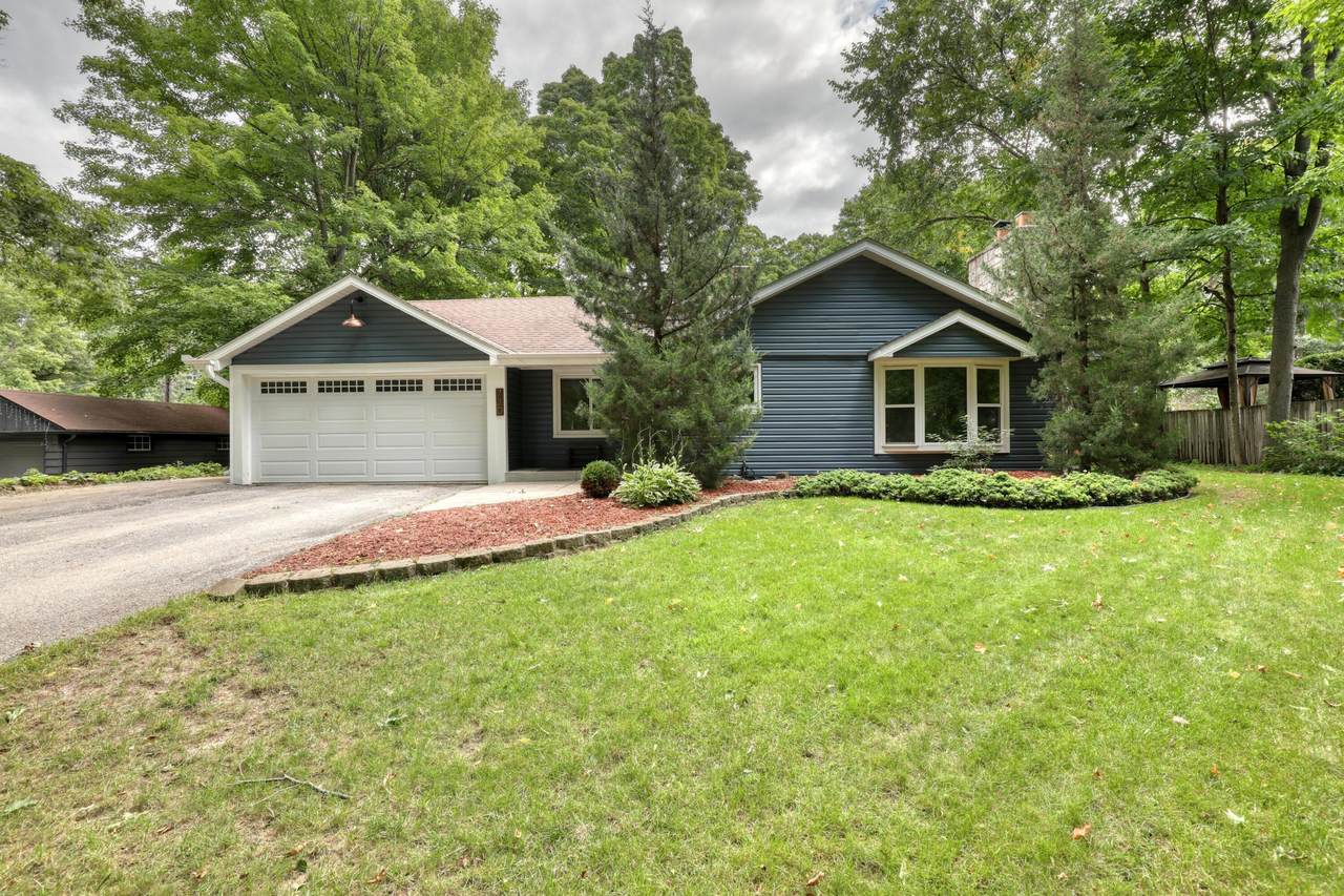 730 Lois Ave - Photo 1
