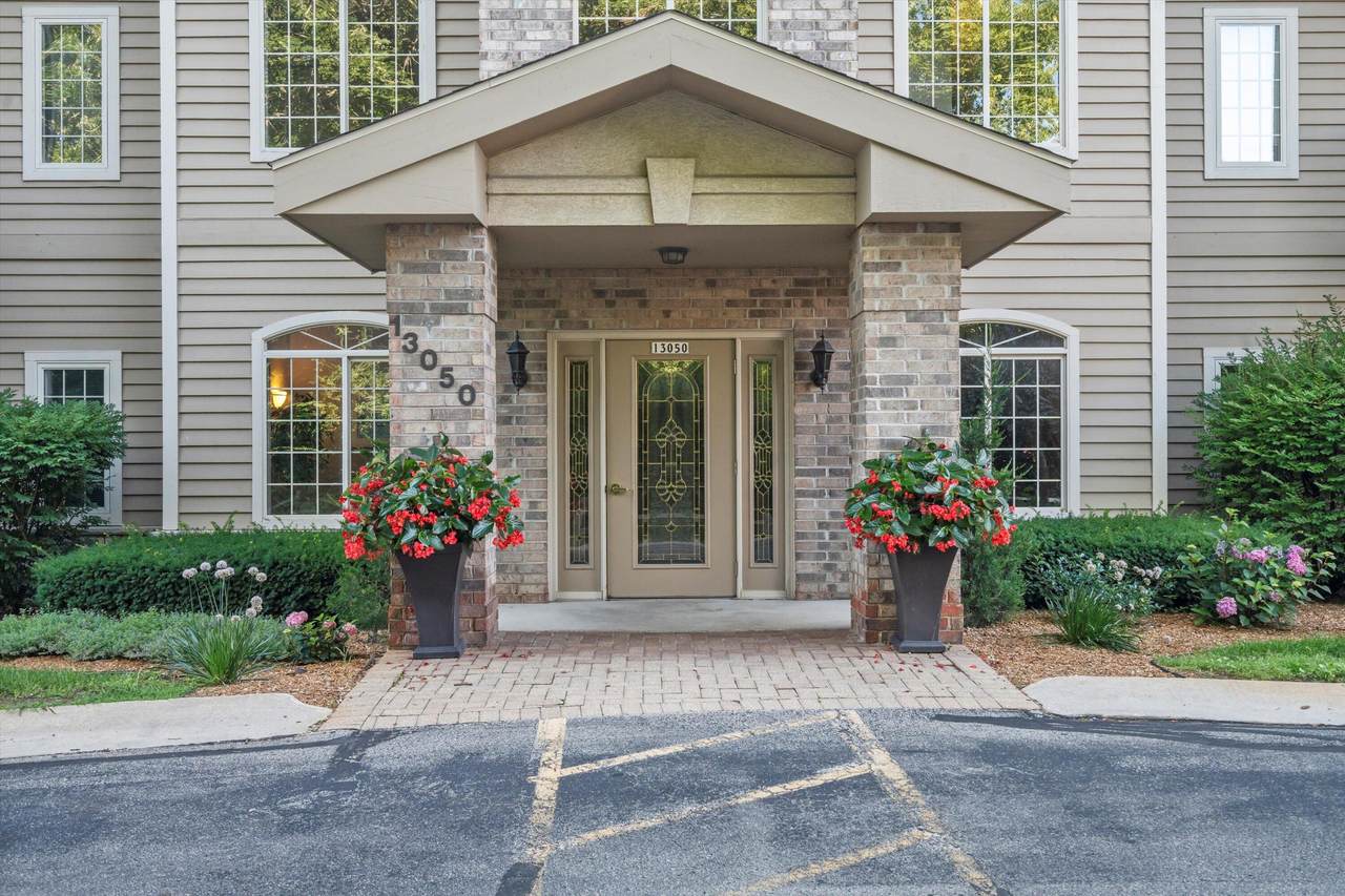 13050 Bluemound Rd - Photo 1