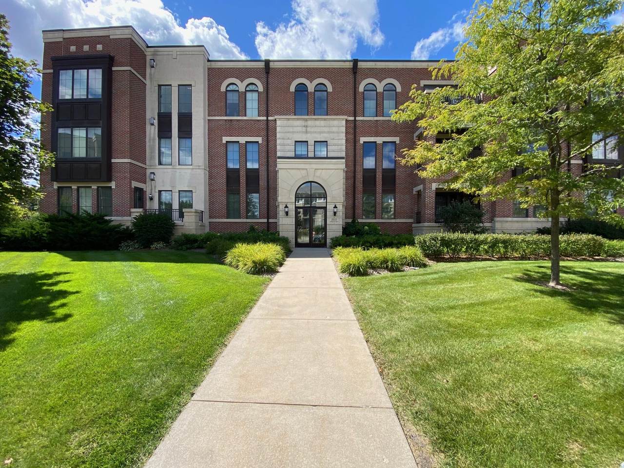 19155 Thomson Dr - Photo 1