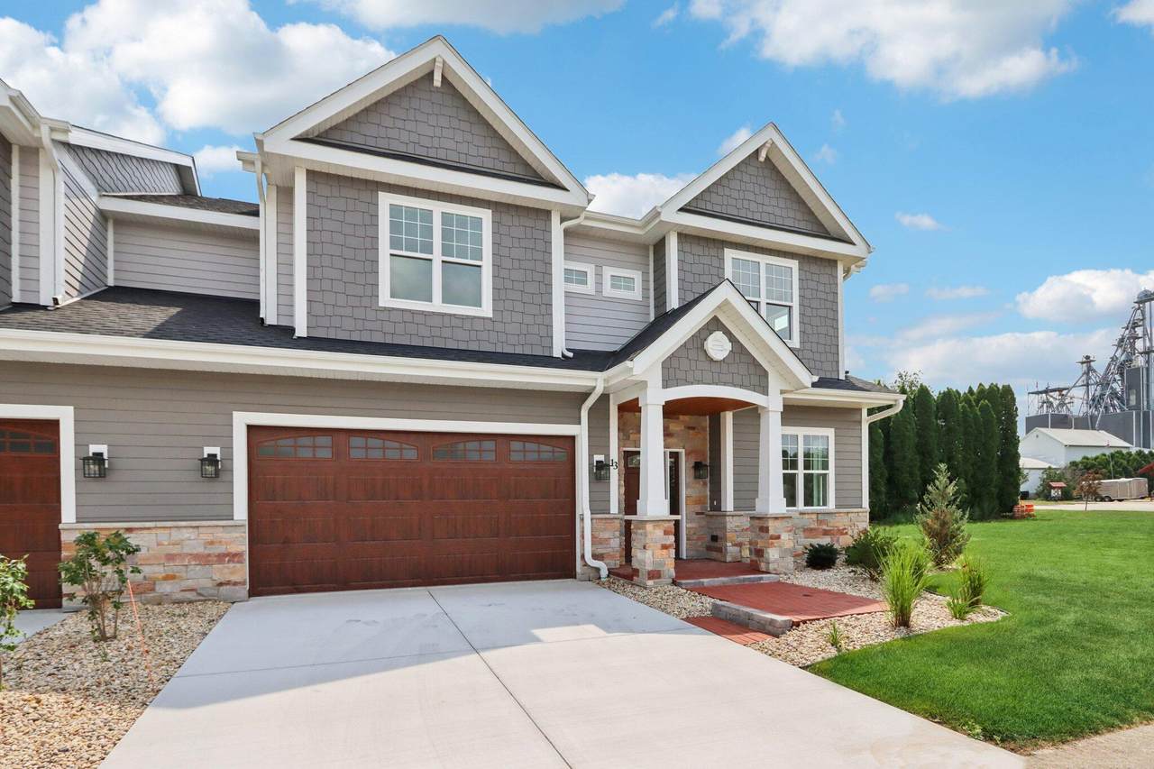 1204 Main St - Photo 1