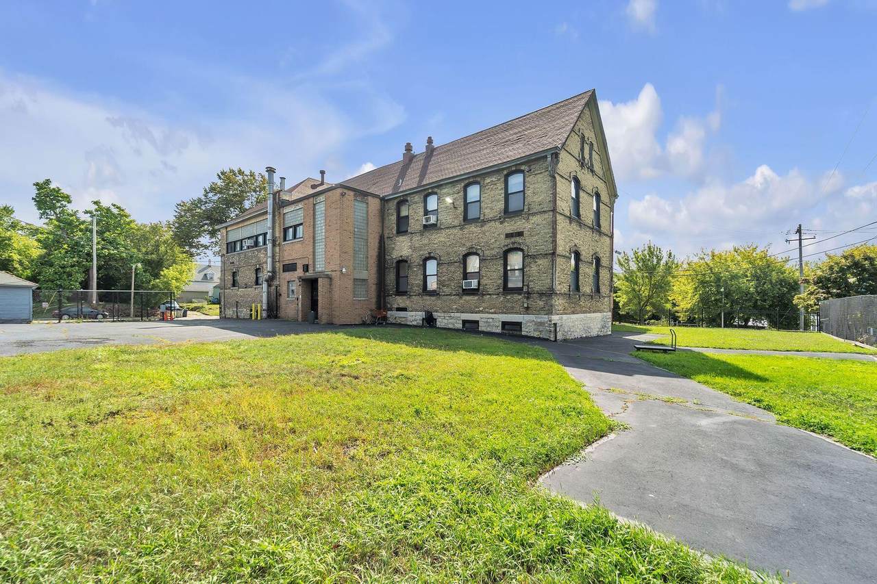 3311 6th St - Photo 1