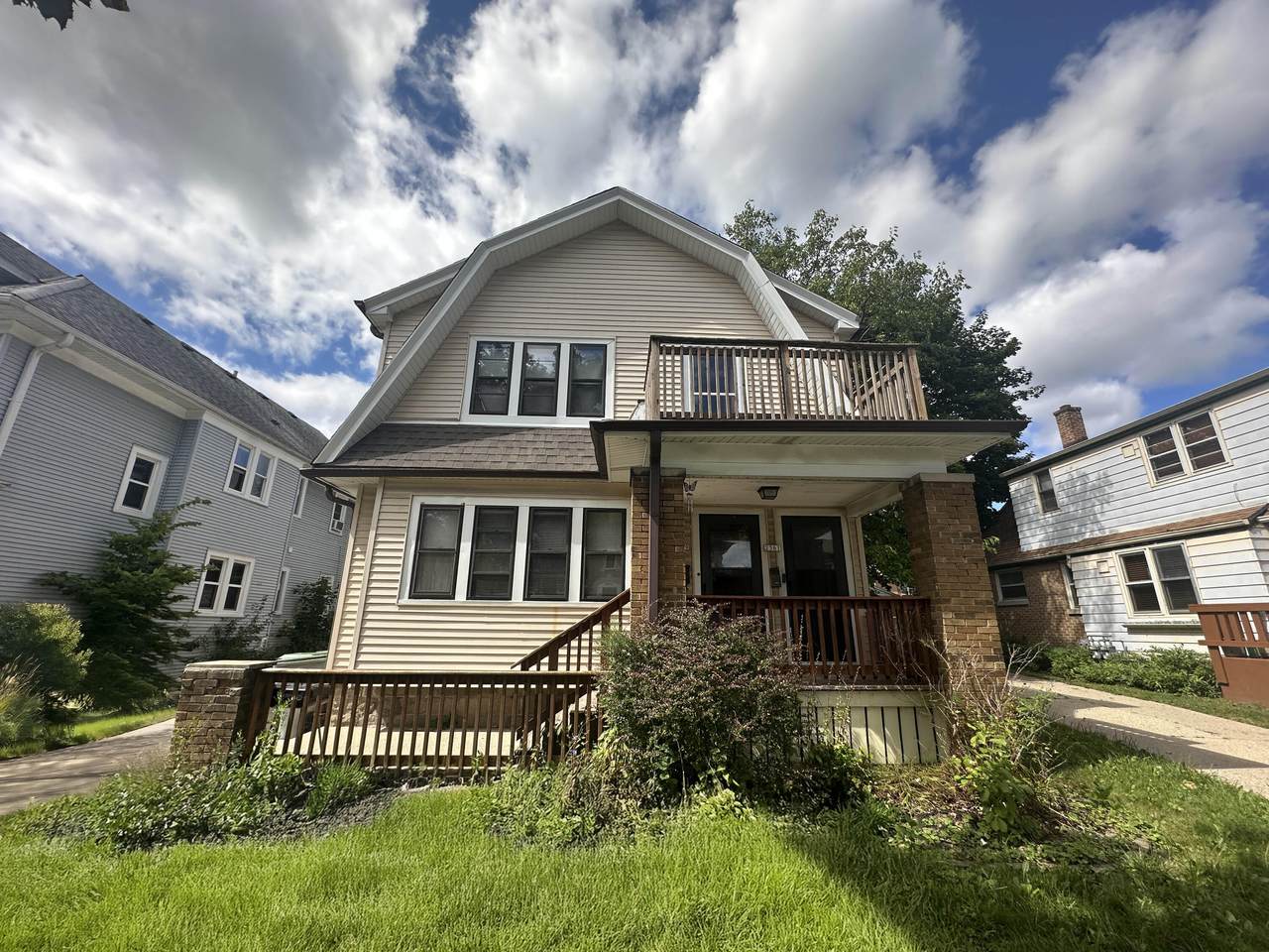 2359 53rd St - Photo 1