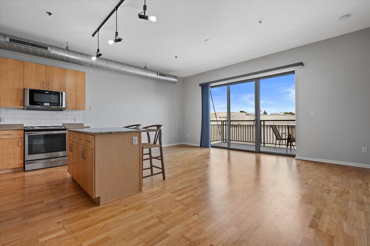 1924 Hubbard St - Photo 1