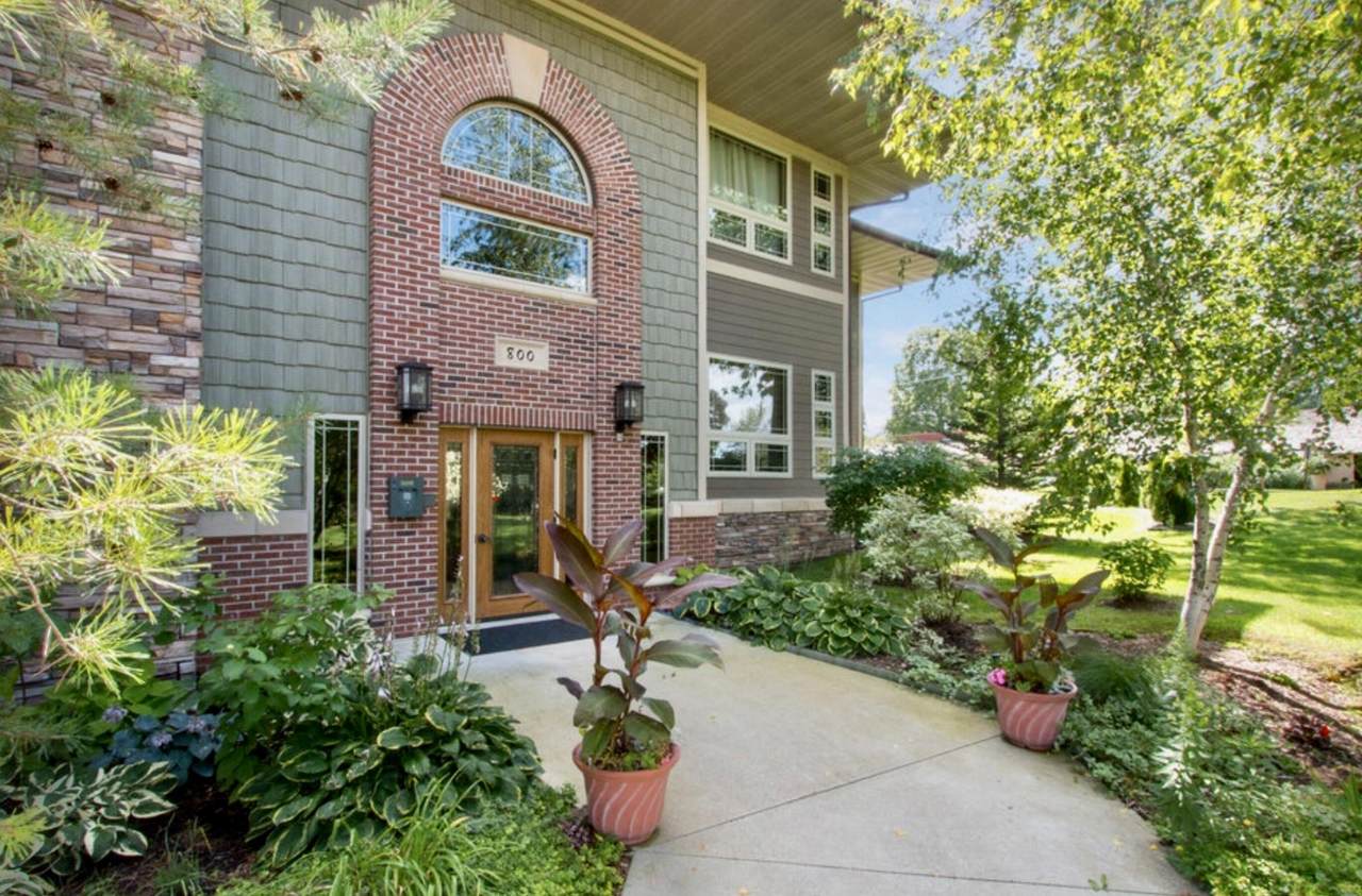 415 Wells St - Photo 1