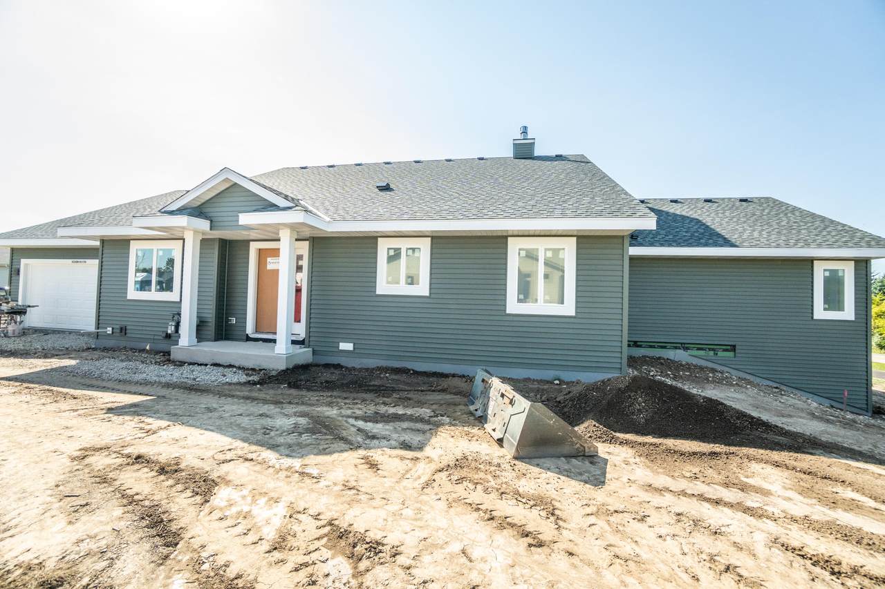 W206N16178 Stonebrook Dr - Photo 1