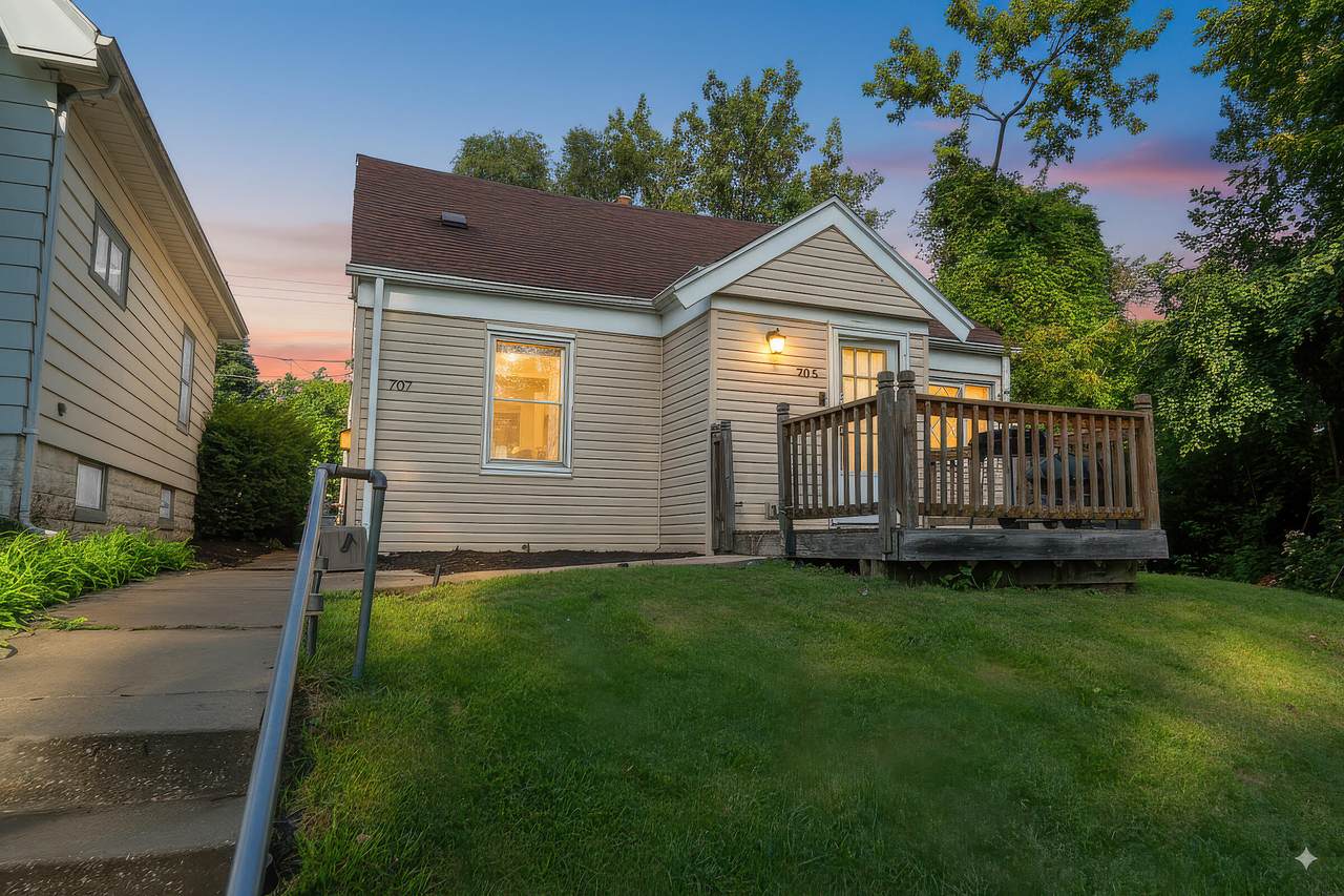 705 57th St - Photo 1