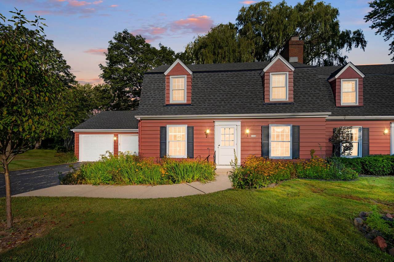 1012 Cedar Ridge Ct - Photo 1