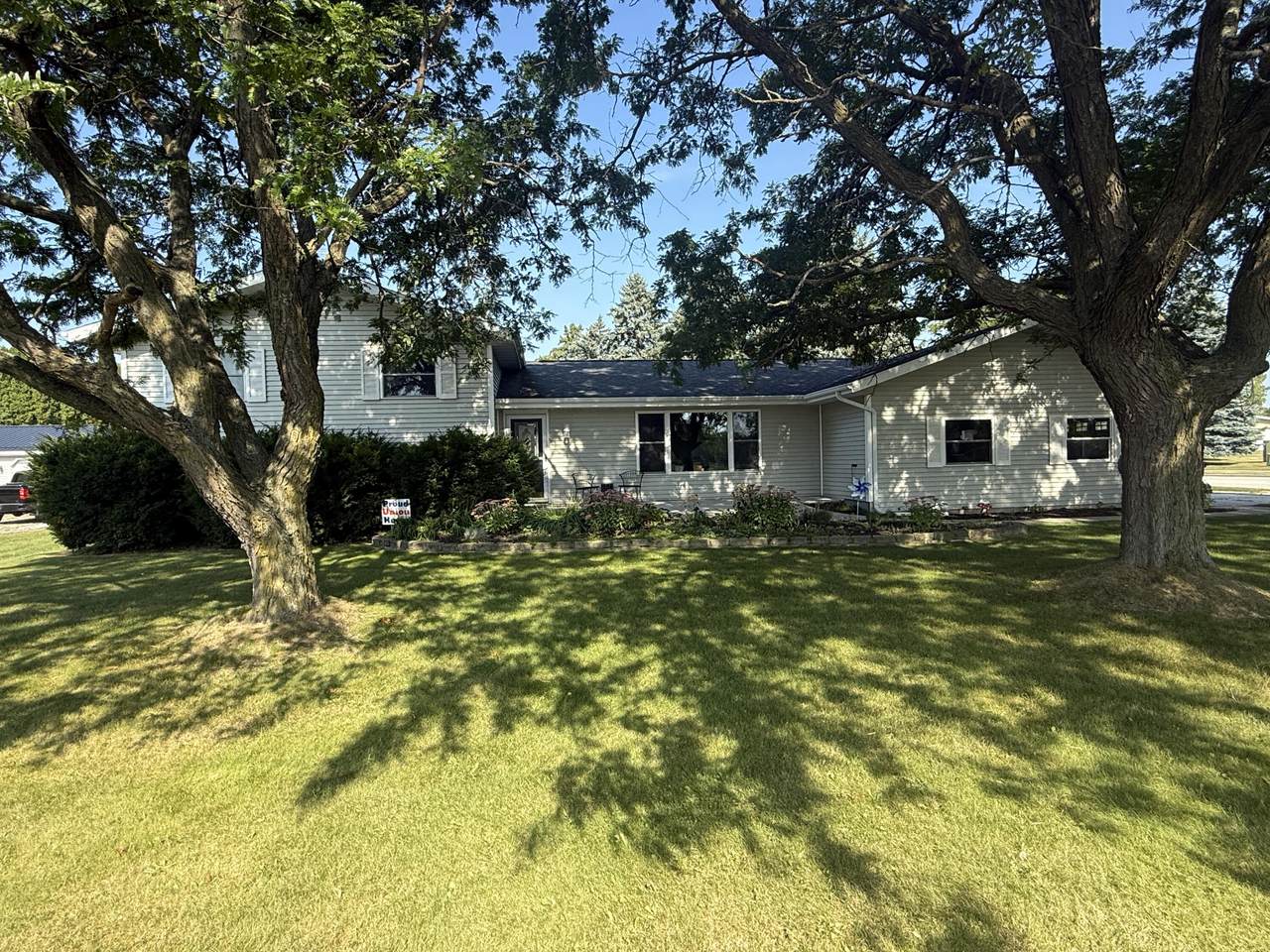 83 Chicago St - Photo 1