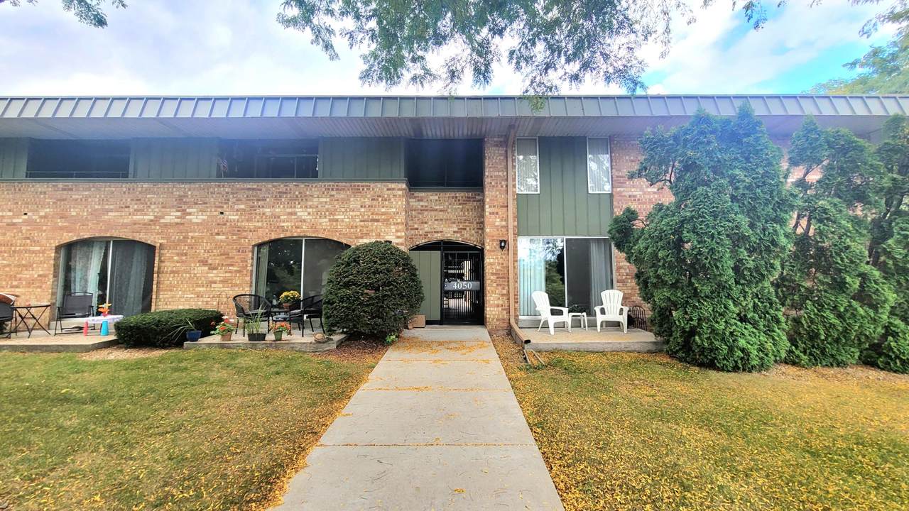 4050 Rivers Edge Cir - Photo 1