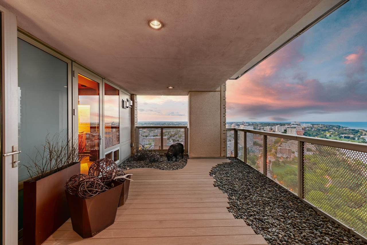 923 Kilbourn Ave - Photo 1