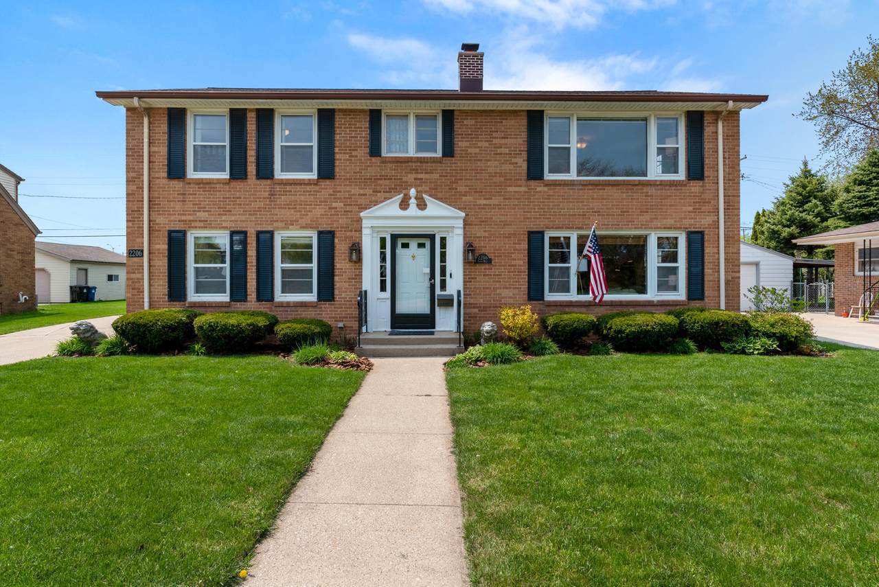 2206 Main St - Photo 1