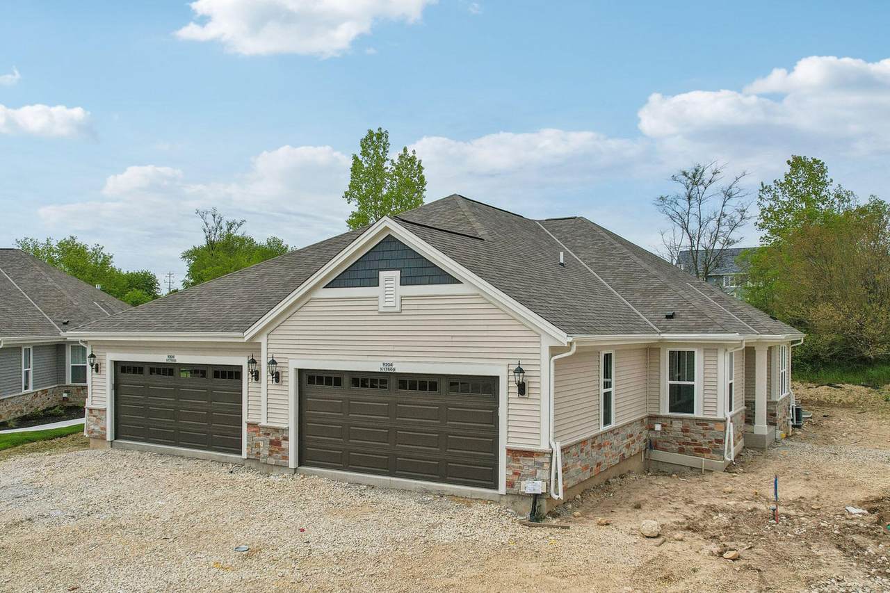 W204N17669 Laurel Pl - Photo 1