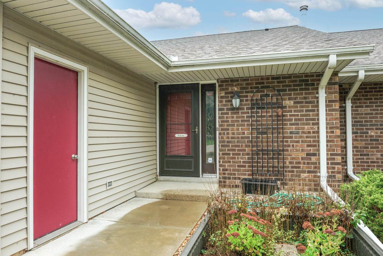 N49W36150 Nottingham Ln - Photo 1