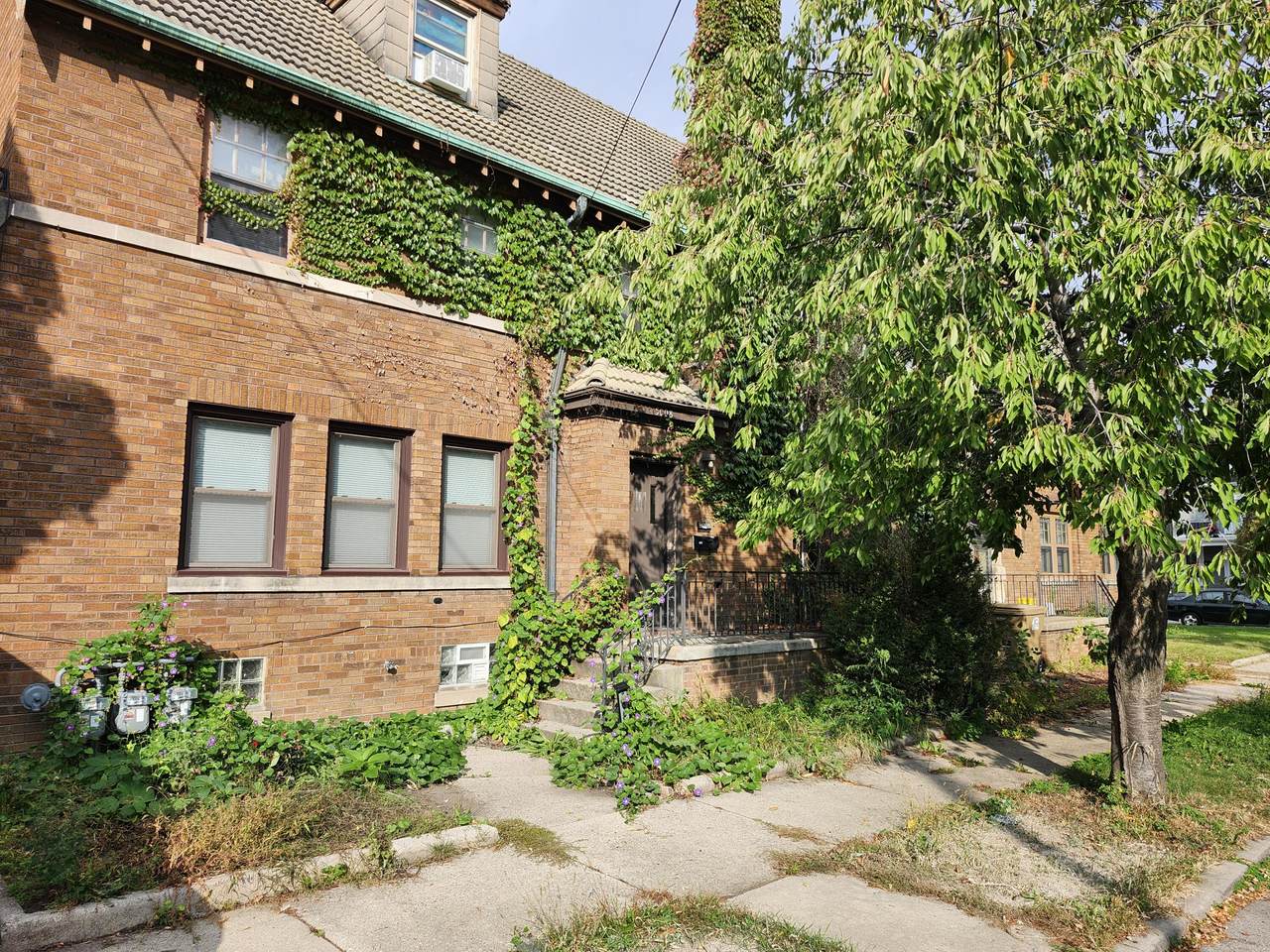 5008 21st Ave - Photo 1