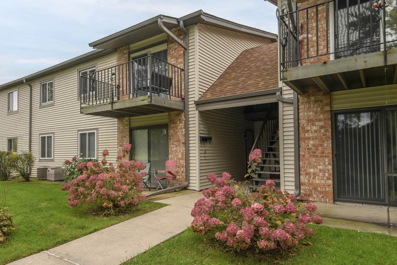 N115W17121 Armada Dr - Photo 1