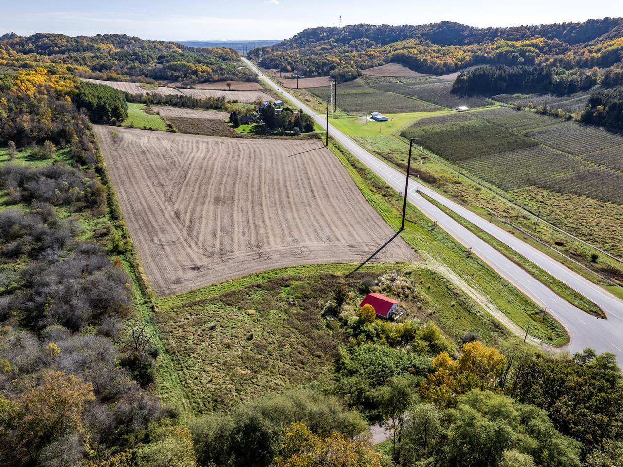 N16450 Hilltop Ln - Photo 1