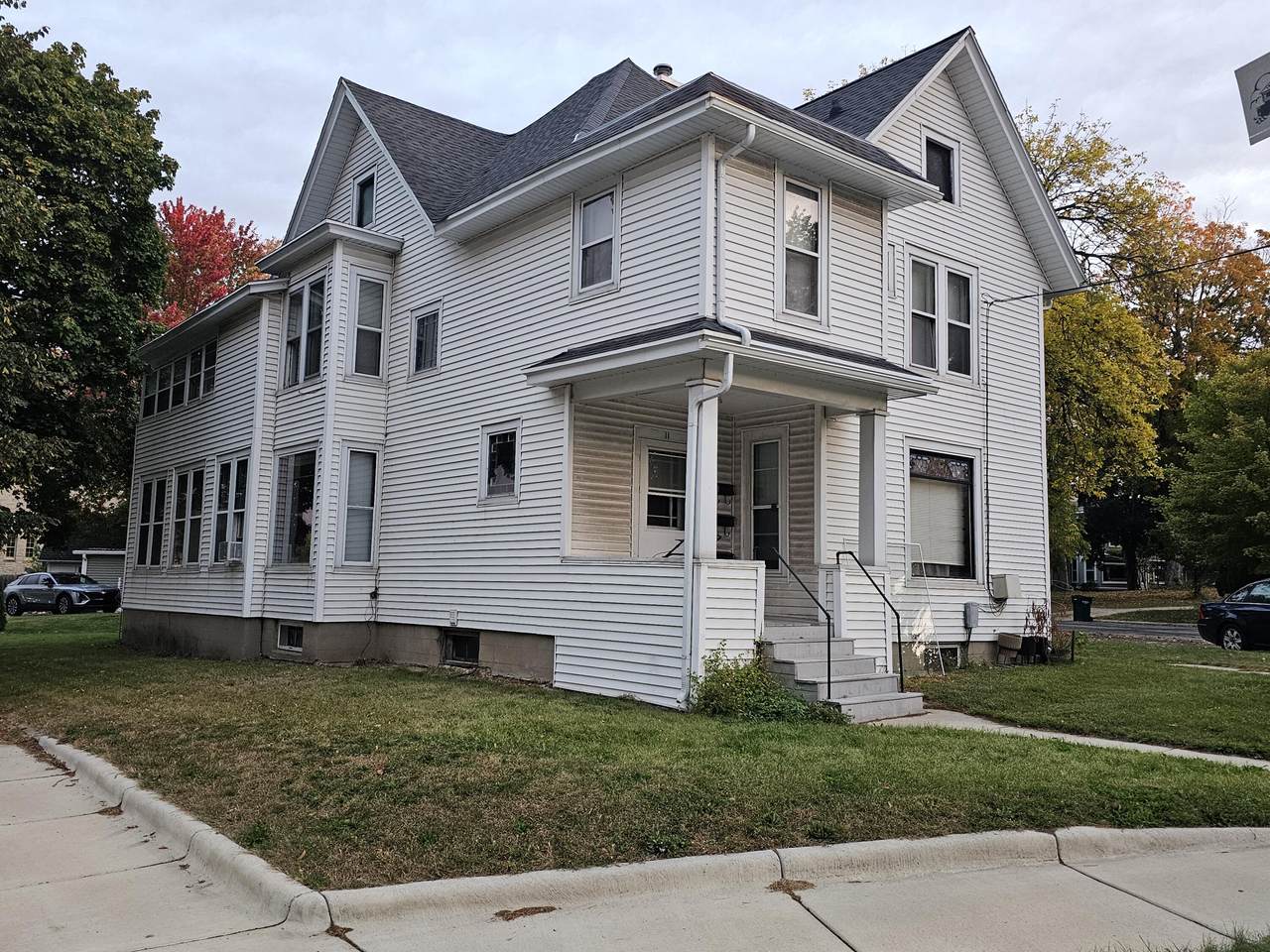 11 4th St - Photo 1