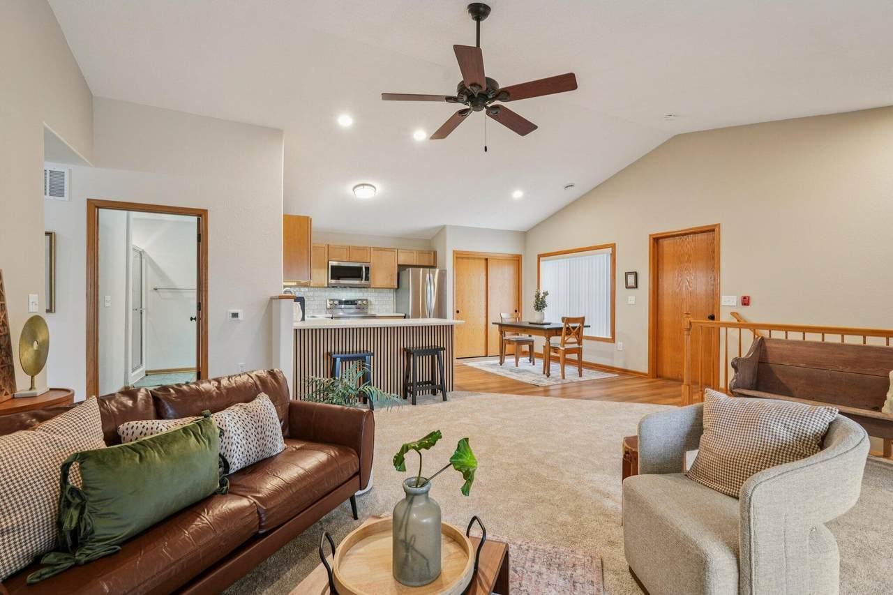 120 Pheasant Run - Photo 1