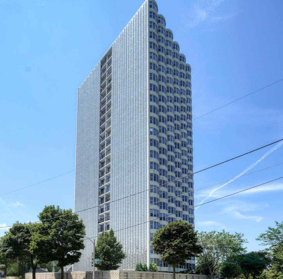 2525 Shore Dr - Photo 1