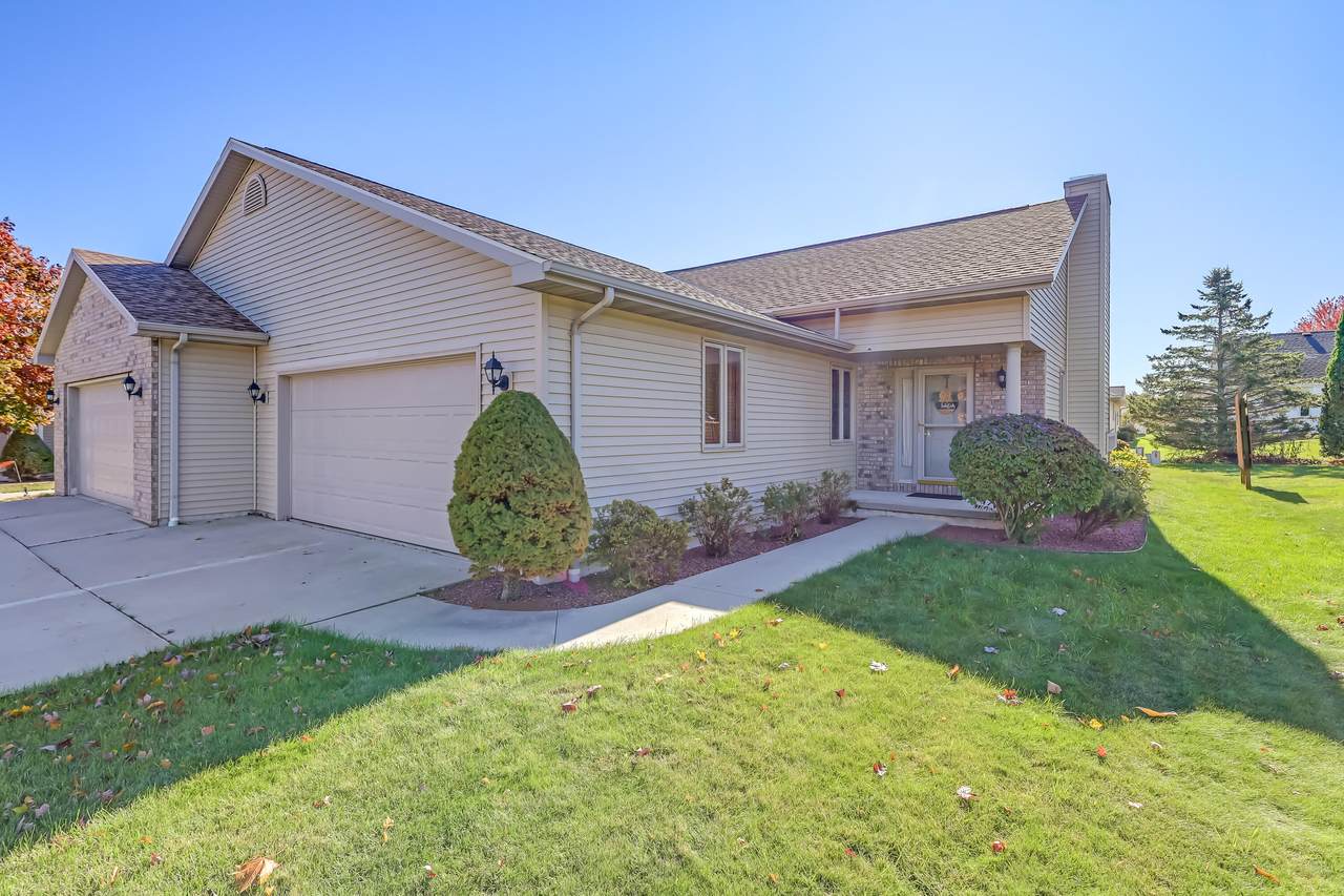 4911 Elmer Ln - Photo 1