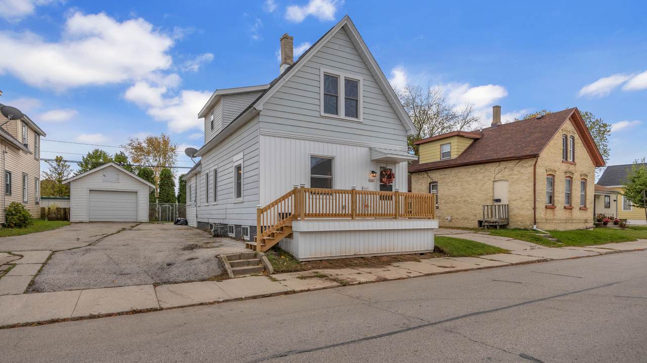 1603 Martin Ave - Photo 1