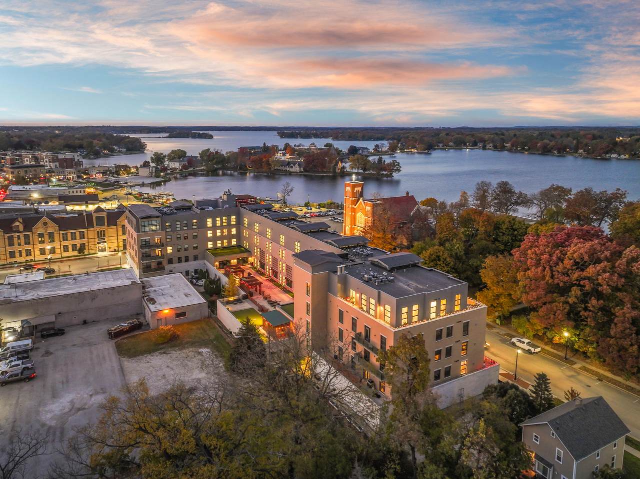 215 Pleasant St - Photo 1