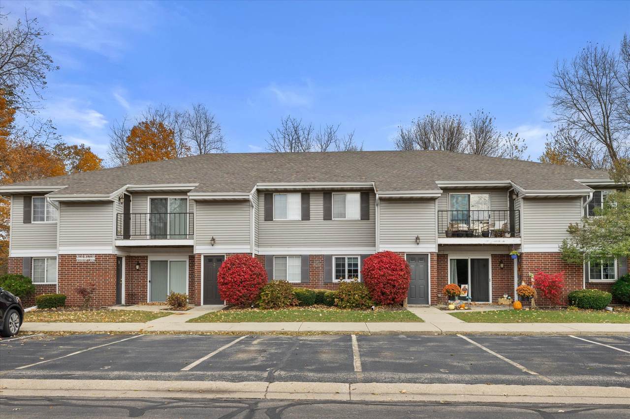 N110W17158 Ashbury Ln - Photo 1